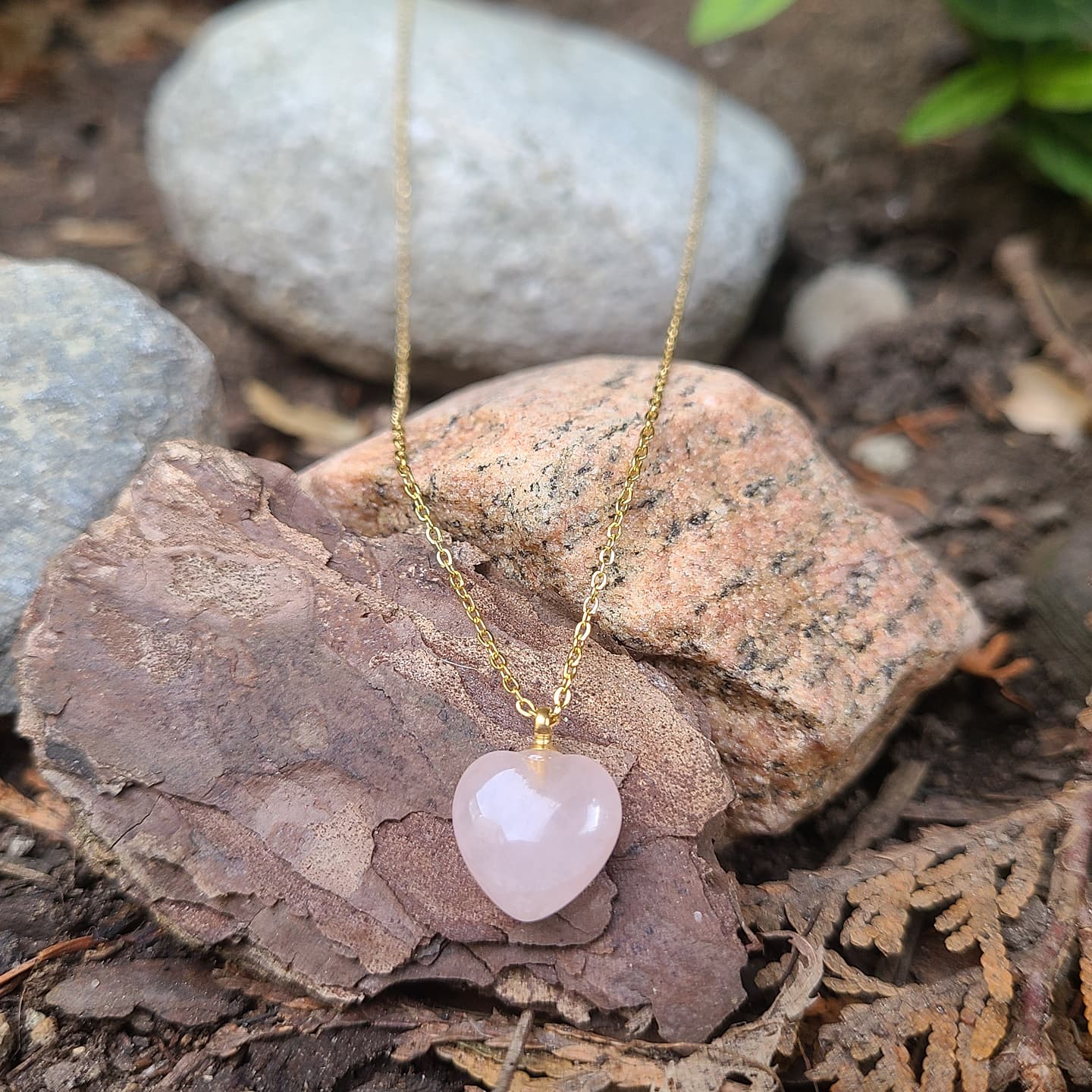 Rose Quartz heart Necklace (Gold)