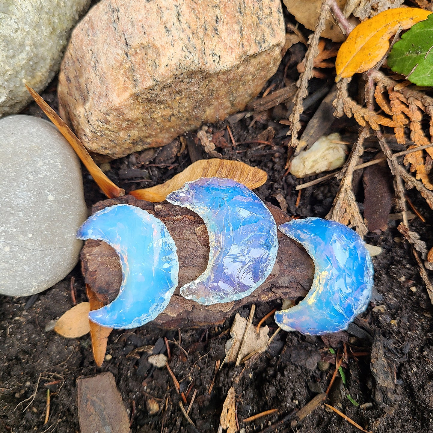 OPAL AURA QUARTZ MOON